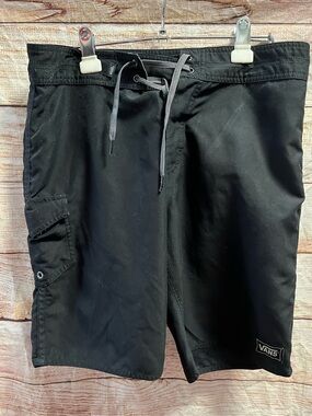 Vans Off the wall black shorts-men’s 30”